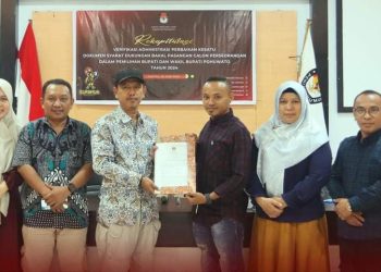 KPU Pohuwato Terima Dokumen Perbaikan Pasangan Salahudin Pakaya dan Vicky Prasetyo