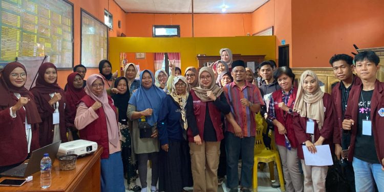 Unik! KKN UNG Desa Palopo Sulap Limbah Sampah jadi Pupuk dan Pengendali Hama