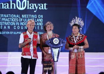 Terima Sertipikat Tanah Ulayat, Apai Janggut: Jaga dan Peliharalah Wilayah Adat