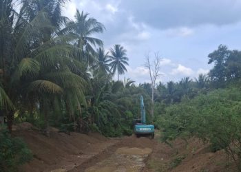 Penambang Desa Balayo Gotong-Royong Normalisasi Sungai