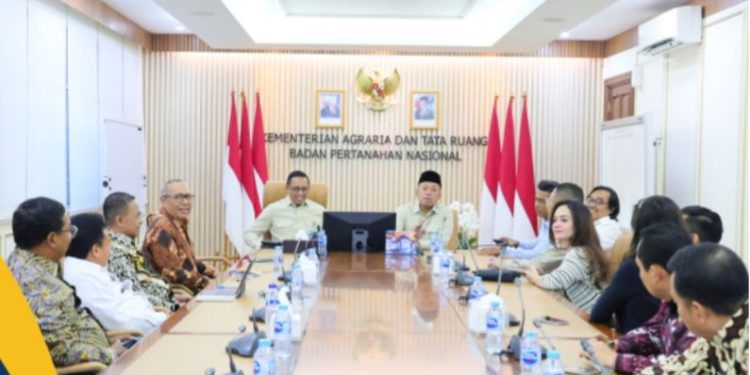 Kepala Biro Humas dan Sesditjen PHPT Imbau Masyarakat Alih Mediakan Sertipikat Analog Jadi Elektronik