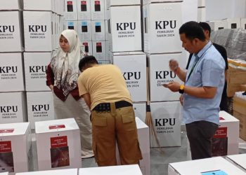 Yolanda Harun Awasi Penyortiran Logistik Pilkada Serentak 2024 di Kabupaten Pohuwato
