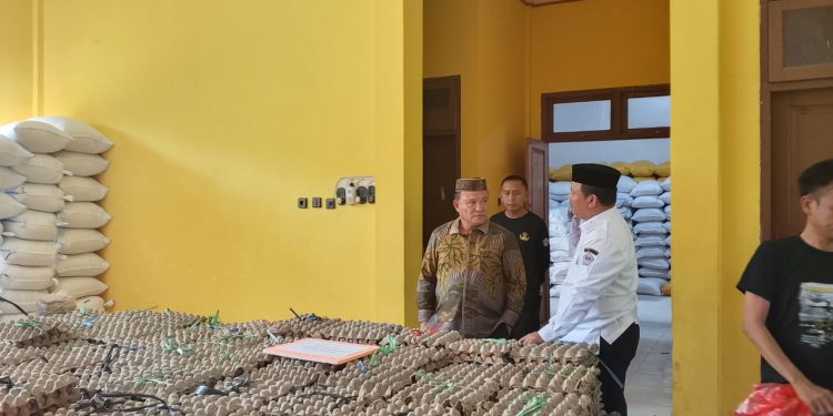 Beni Nento Tinjau Penyaluran Bantuan Modal Usaha bagi Pelaku UMKM