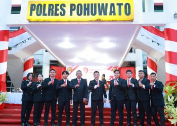 Satnarkoba Polres Pohuwato Terima Penghargaan Polri Berprestasi dalam Upacara Hari Bhayangkara ke-79