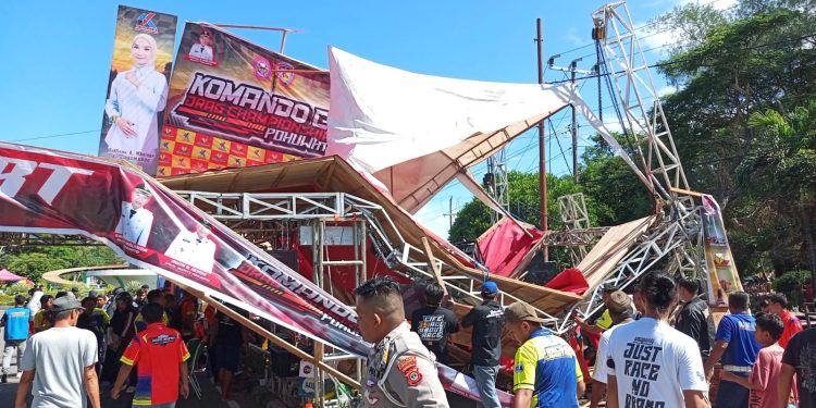 Panggung Ambruk Saat Drag Race Pohuwato, Tokoh Penting Berada di Atas Panggung