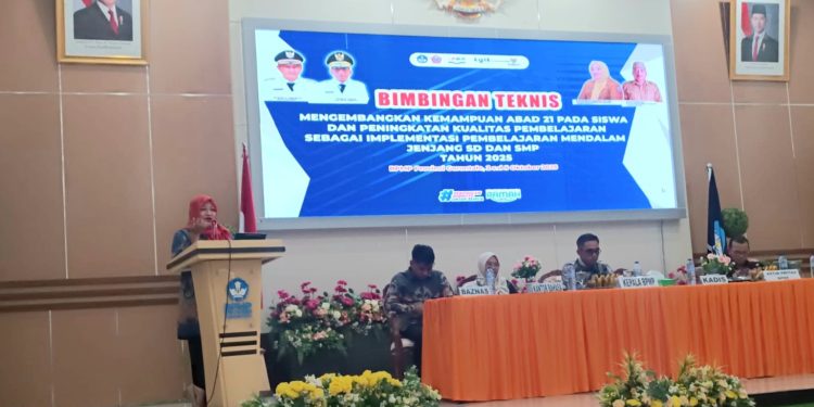 Buka Bimtek, Fitriyani Lasantu: Guru Bukan Hanya Pengajar, Tapi Fasilitator dan Motivator