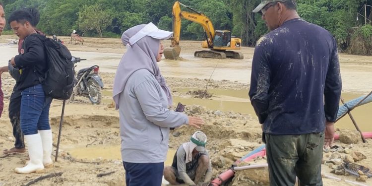 Bijaknya Erna Giasi; Normalisasi Jalan, Penambang Tradisional di Sekitar Sungai Aman