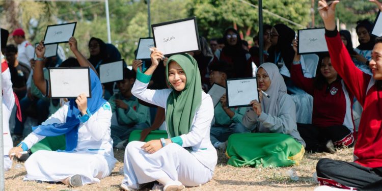 Genzi Beraksi Meriah! Pelajar Pohuwato Adu Cerdas, Debat hingga Rebut Doorprize HP